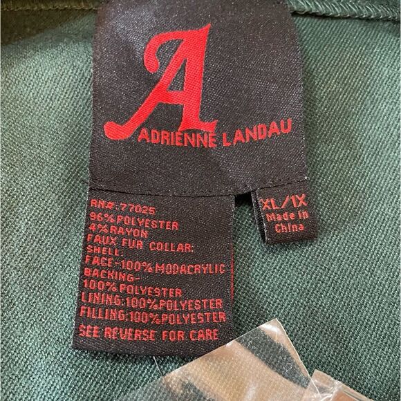 Adrienne Landau Green Cape With Faux Fur Collar Womens Size 1X NWT - Picture 10 of 12